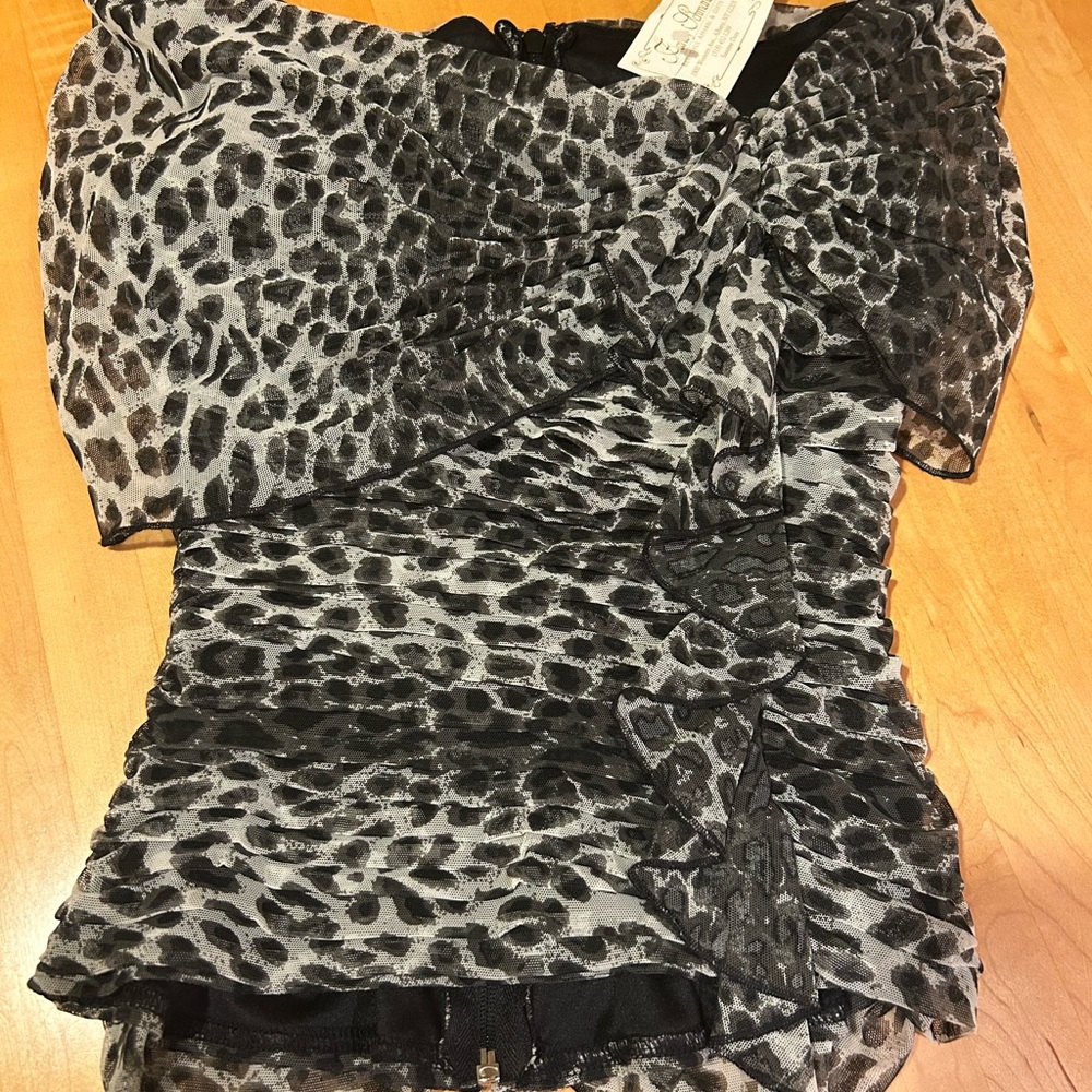 Tadashi Black and Gray Leopard Print Top